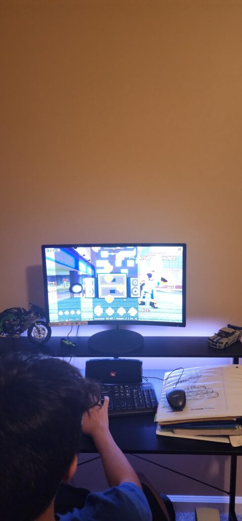 Sceptre Curved 24-inch Gaming Monitor 1080p R1500 98% sRGB HDMI x2 VGA Build-in Speakers, VESA Wall Mount Machine Black (C248W-1920RN Series) - Customer Photo 1