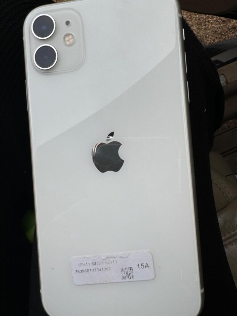 Apple iPhone 11, US Version, 128GB, Purple - Unlocked (Renewed) - Customer Photo 4