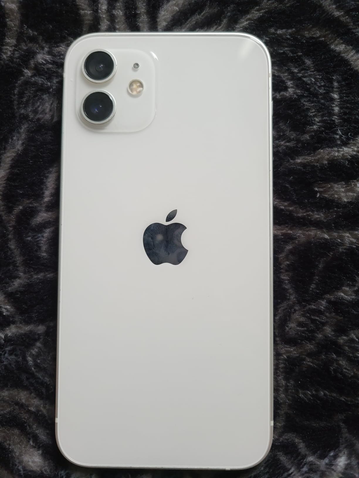 Apple iPhone 12, 256GB, Black - Verizon (Renewed) Customer Review Apple iPhone 12, 256GB, Black - Verizon (Renewed) - Customer Photo 1