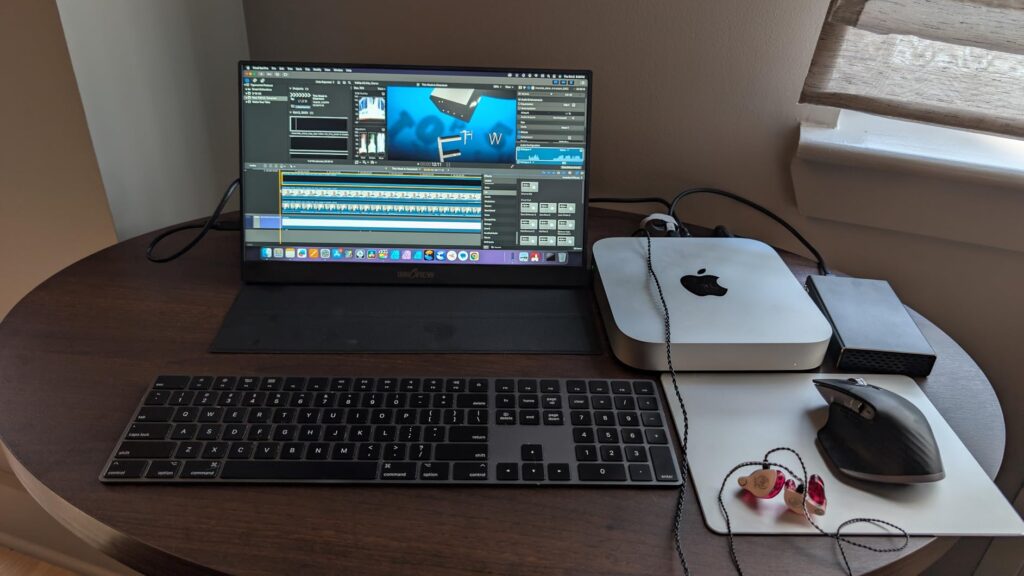 InnoView Portable Monitor, 15.6 Inch FHD 1080P HDMI USB C Second External Monitor for Laptop, Desktop, MacBook, Phones, Tablet, PS5/4, Xbox, Switch, Built-in Speaker with Protective Case Customer Review InnoView Portable Monitor, 15.6 Inch FHD 1080P HDMI USB C Second External Monitor for Laptop, Desktop, MacBook, Phones, Tablet, PS5/4, Xbox, Switch, Built-in Speaker with Protective Case - Customer Photo 1