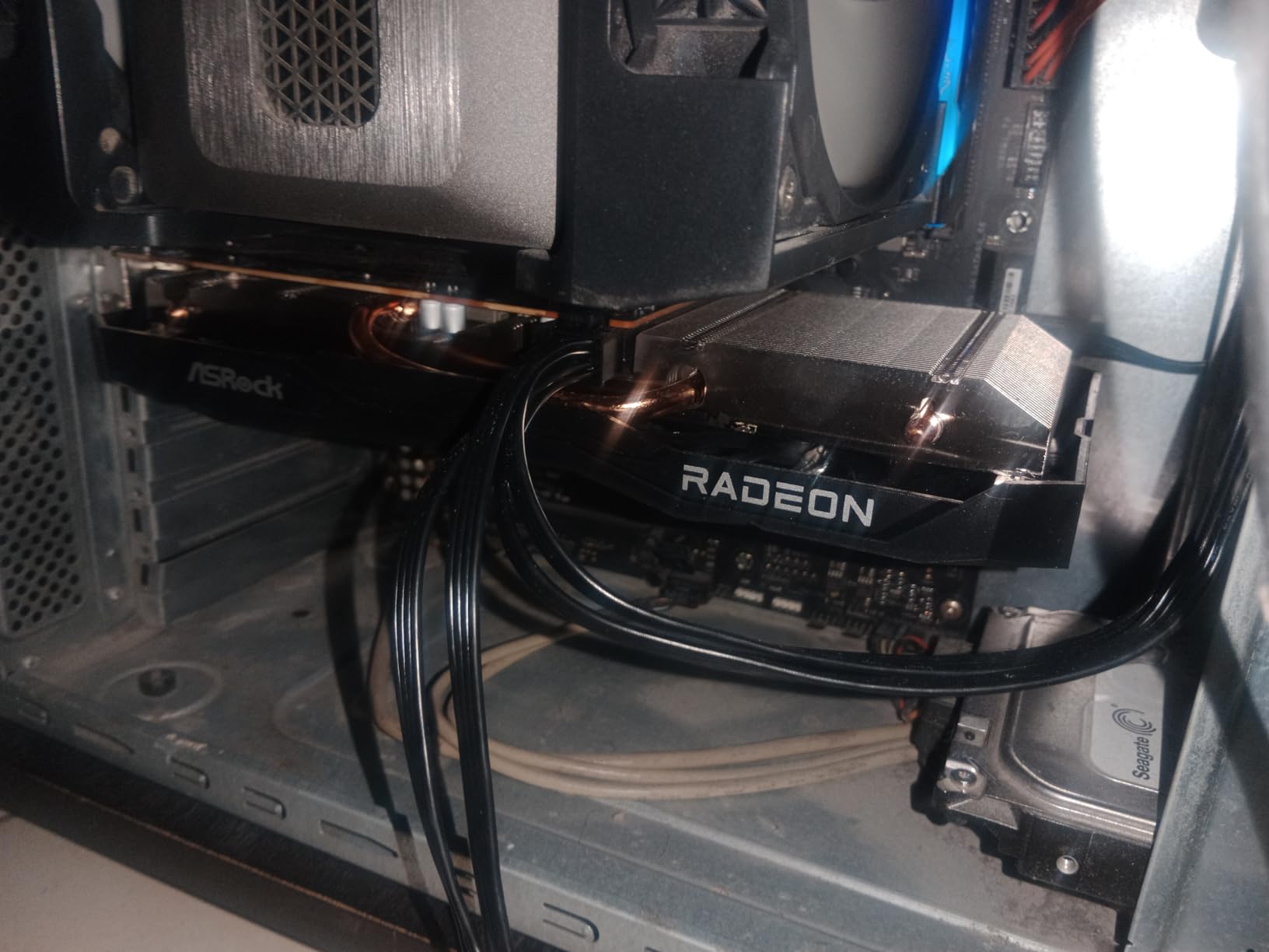 ASRock AMD Radeon RX 6600 Challenger D 8GB GDDR6 DisplayPort 14Gbps HDMI 0dB Silent Cooling 128-bit 7680 x 4320 Dual Fan Graphics Card PCI Express 4.0 x8 8-pin - Customer Photo 3