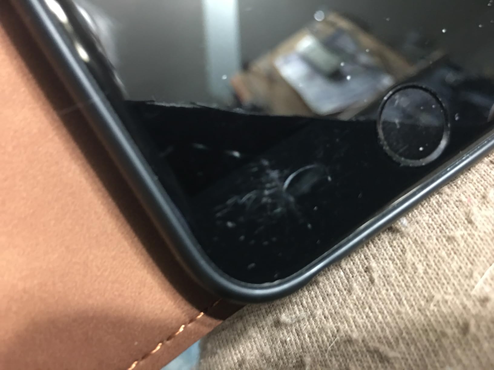 Apple iPhone SE 3rd Gen, 64GB, Midnight - Unlocked (Renewed) - Customer Photo 2