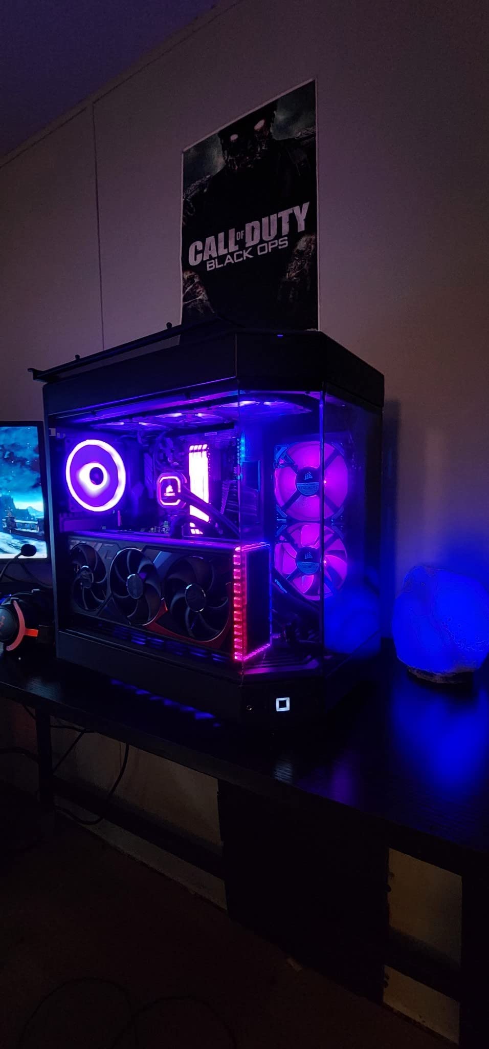 ASUS ROG Strix GeForce RTX® 4090 OC Edition Gaming Graphics Card (PCIe 4.0, 24GB GDDR6X, HDMI 2.1a, DisplayPort 1.4a) - Customer Photo 3