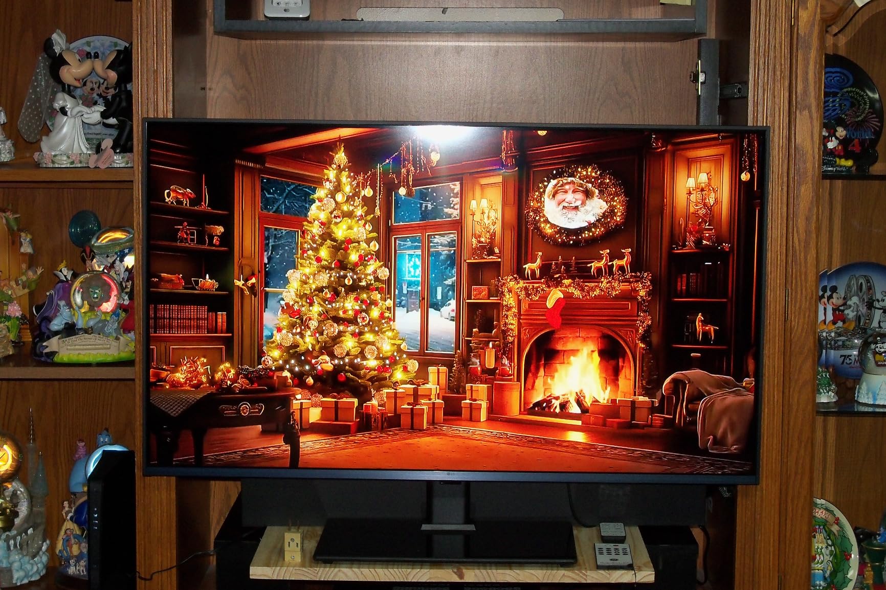 50-Inch Class UR9000 Series Alexa Built-in 4K Smart TV (3840 x 2160),Bluetooth, Wi-Fi, USB, Ethernet, HDMI 60Hz Refresh Rate, AI-Powered 4K,Black - Customer Photo 1