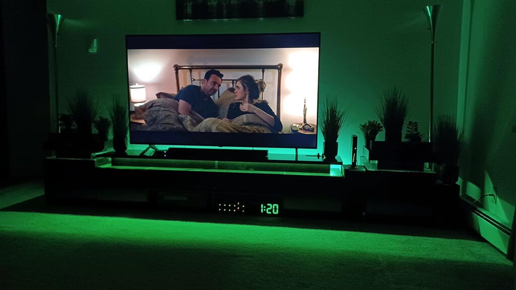 50-Inch Class UR9000 Series Alexa Built-in 4K Smart TV (3840 x 2160),Bluetooth, Wi-Fi, USB, Ethernet, HDMI 60Hz Refresh Rate, AI-Powered 4K,Black - Customer Photo 3