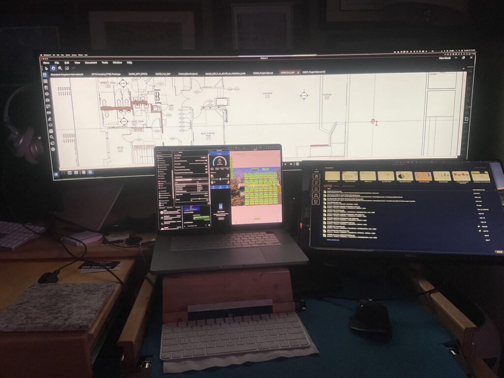 Dell UltraSharp U4924DW 49 Dell UltraSharp U4924DW 49" Dual Quad HD (DQHD) Curved Screen Edge WLED LCD Monitor - 32:9,Black - Customer Photo 1