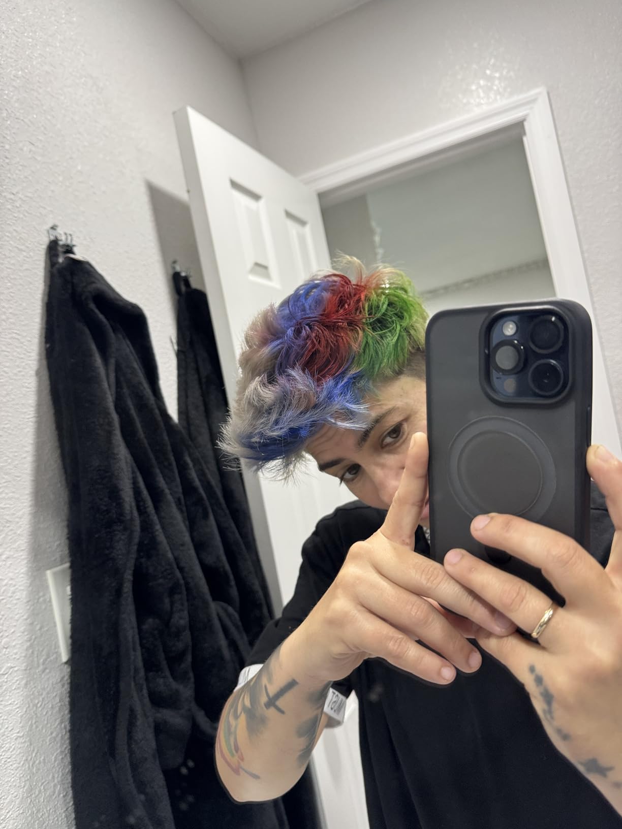 Apple iPhone 15 Pro Max, 512GB, Natural Titanium - Unlocked (Renewed) - Customer Photo 2