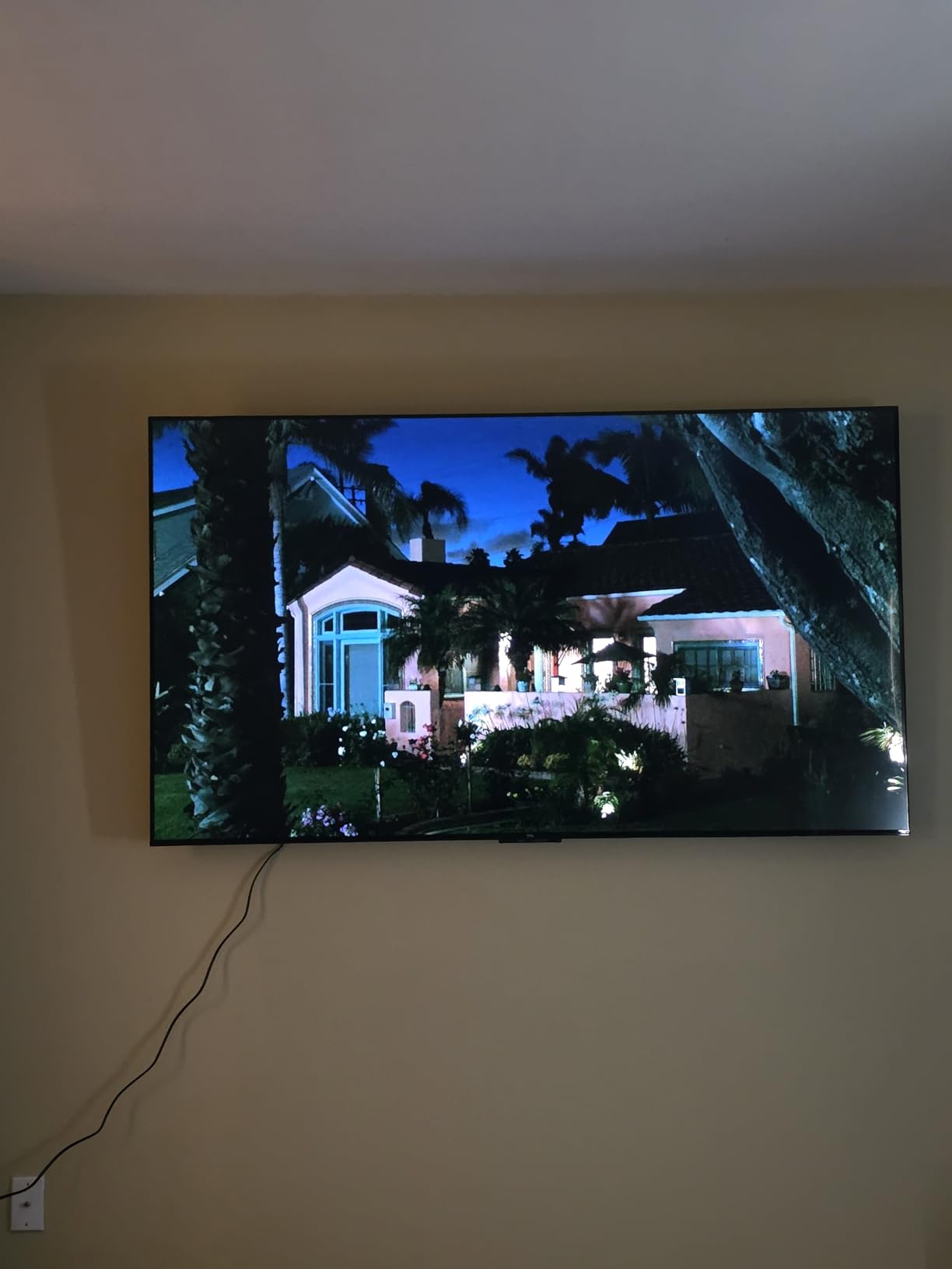 TCL 55-Inch Class S5 UHD 4K LED Smart TV with Fire TV (55S551F, 2024 Model), Dolby Vision, HDR PRO+, Dolby Atmos, Alexa Built-in with Voice Remote, Apple AirPlay 2 Compatibility, Streaming Television - Customer Photo 1