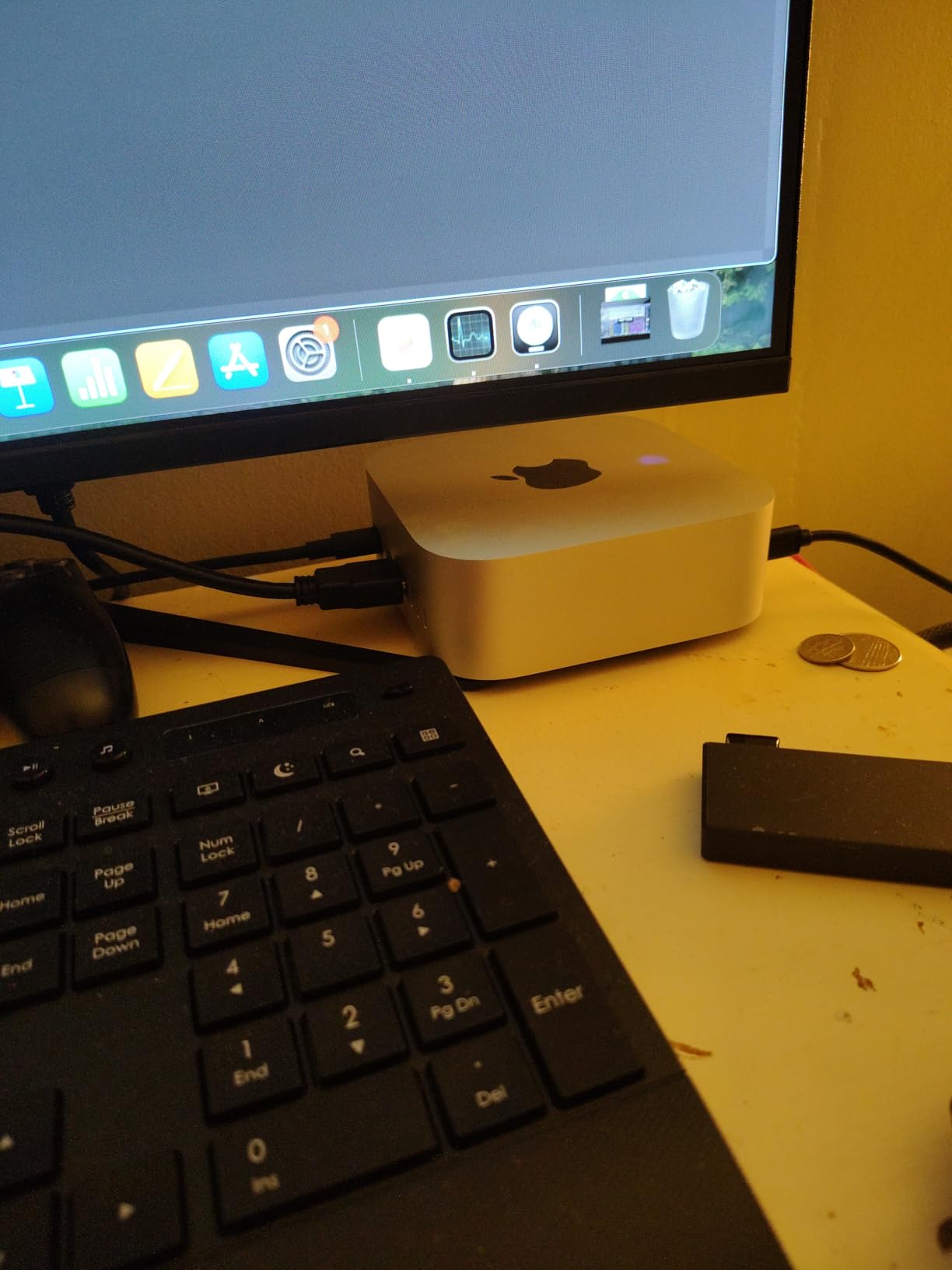 Apple 2024 Mac mini Desktop Computer with M4 chip with 10‑core CPU and 10‑core GPU: Built for Apple Intelligence, 16GB Unified Memory, 256GB SSD Storage, Gigabit Ethernet. Works with iPhone/iPad - Customer Photo 2