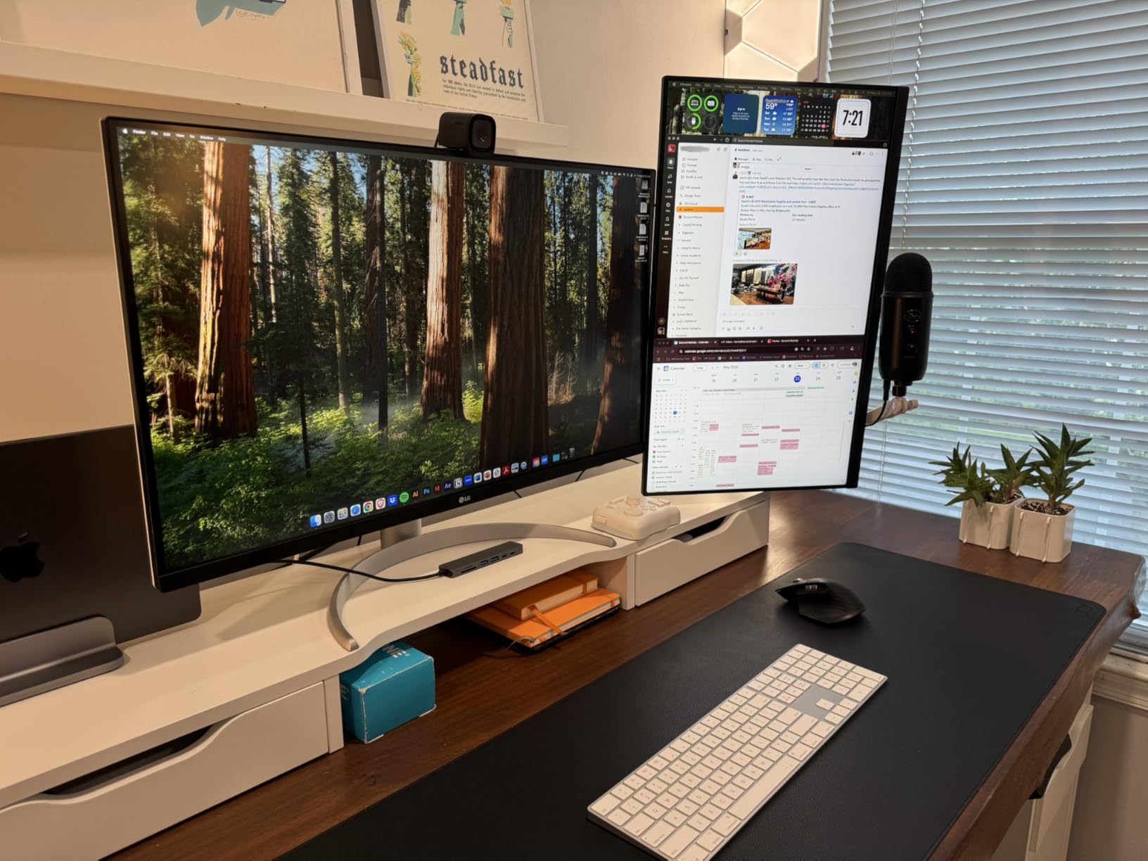 LG 32UP83AK-W 32-inch Ultrafine 4K UHD (3844 x 2160) IPS Computer Monitor, 60Hz, HDR10, Built-in Speaker, Reader Mode, HDMI, DisplayPort, USB Type-C 60W PD, Tilt/Height/Pivot Adjustable Stand, White - Customer Photo 1