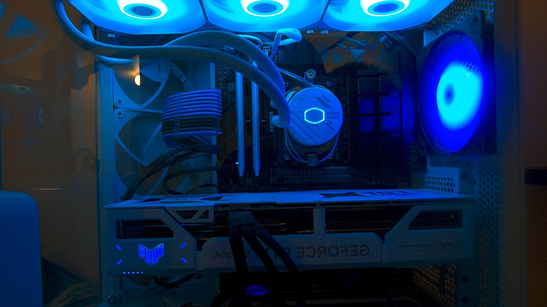 ASUS TUF Gaming GeForce RTX ™ 5070 Ti 16GB GDDR7 OC Edition Gaming Graphics Card (PCIe® 5.0, HDMI®/DP 2.1, 3.125-slot, Military-Grade Components, Protective PCB Coating, axial-tech Fans) Customer Review ASUS TUF Gaming GeForce RTX ™ 5070 Ti 16GB GDDR7 OC Edition Gaming Graphics Card (PCIe® 5.0, HDMI®/DP 2.1, 3.125-slot, Military-Grade Components, Protective PCB Coating, axial-tech Fans) - Customer Photo 1