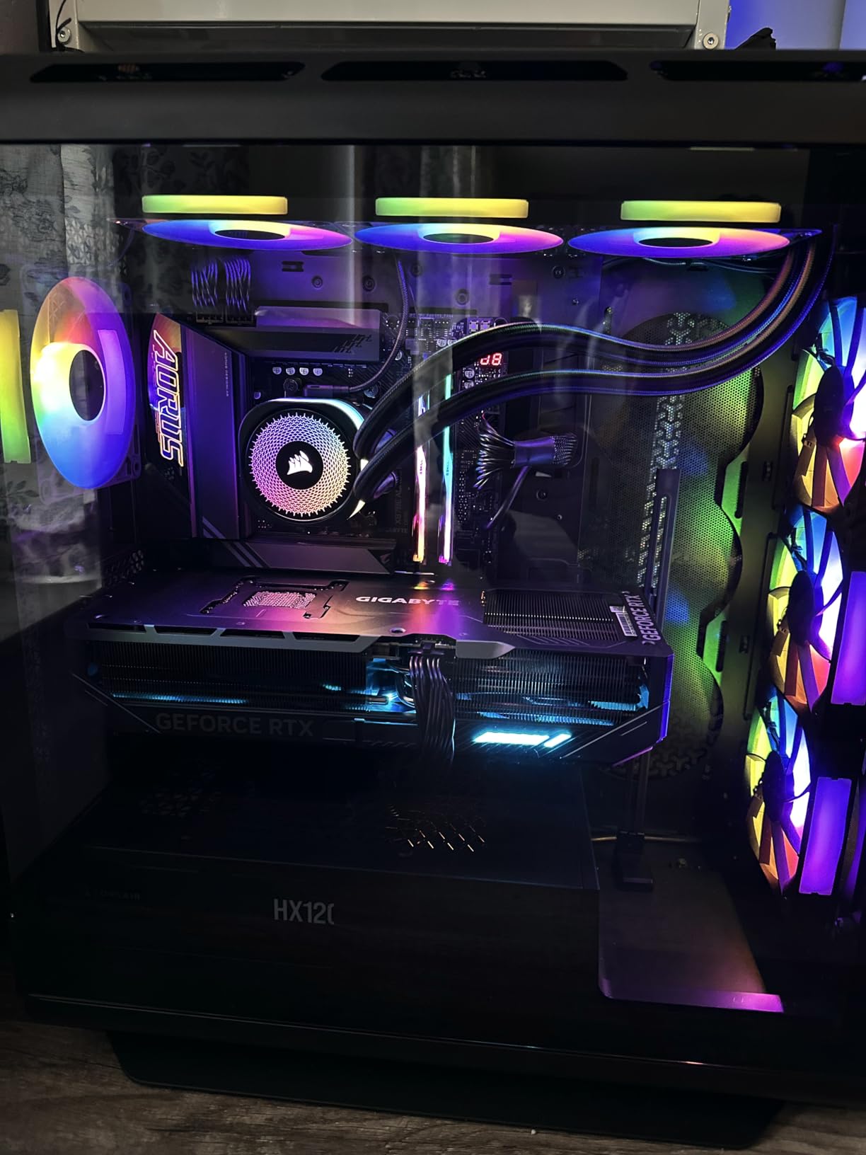 GIGABYTE GeForce RTX 5090 WINDFORCE OC 32G Graphics Card, WINDFORCE Cooling System, 32GB 512-bit GDDR7, GV-N5090WF3OC-32GD Video Card - Customer Photo 1