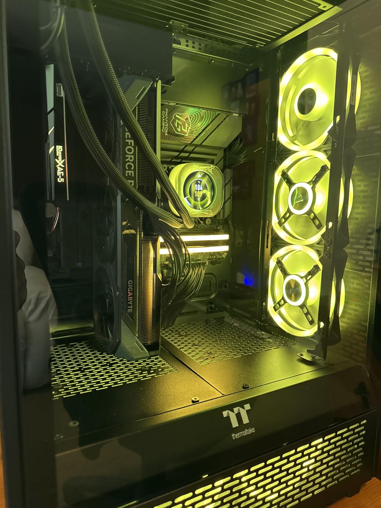 GIGABYTE GeForce RTX 5070 Gaming OC 12G Graphics Card, 12GB 192-bit GDDR7, PCIe 5.0, WINDFORCE Cooling System, GV-N5070GAMING OC-12GD Video Card Customer Review GIGABYTE GeForce RTX 5070 Gaming OC 12G Graphics Card, 12GB 192-bit GDDR7, PCIe 5.0, WINDFORCE Cooling System, GV-N5070GAMING OC-12GD Video Card - Customer Photo 2