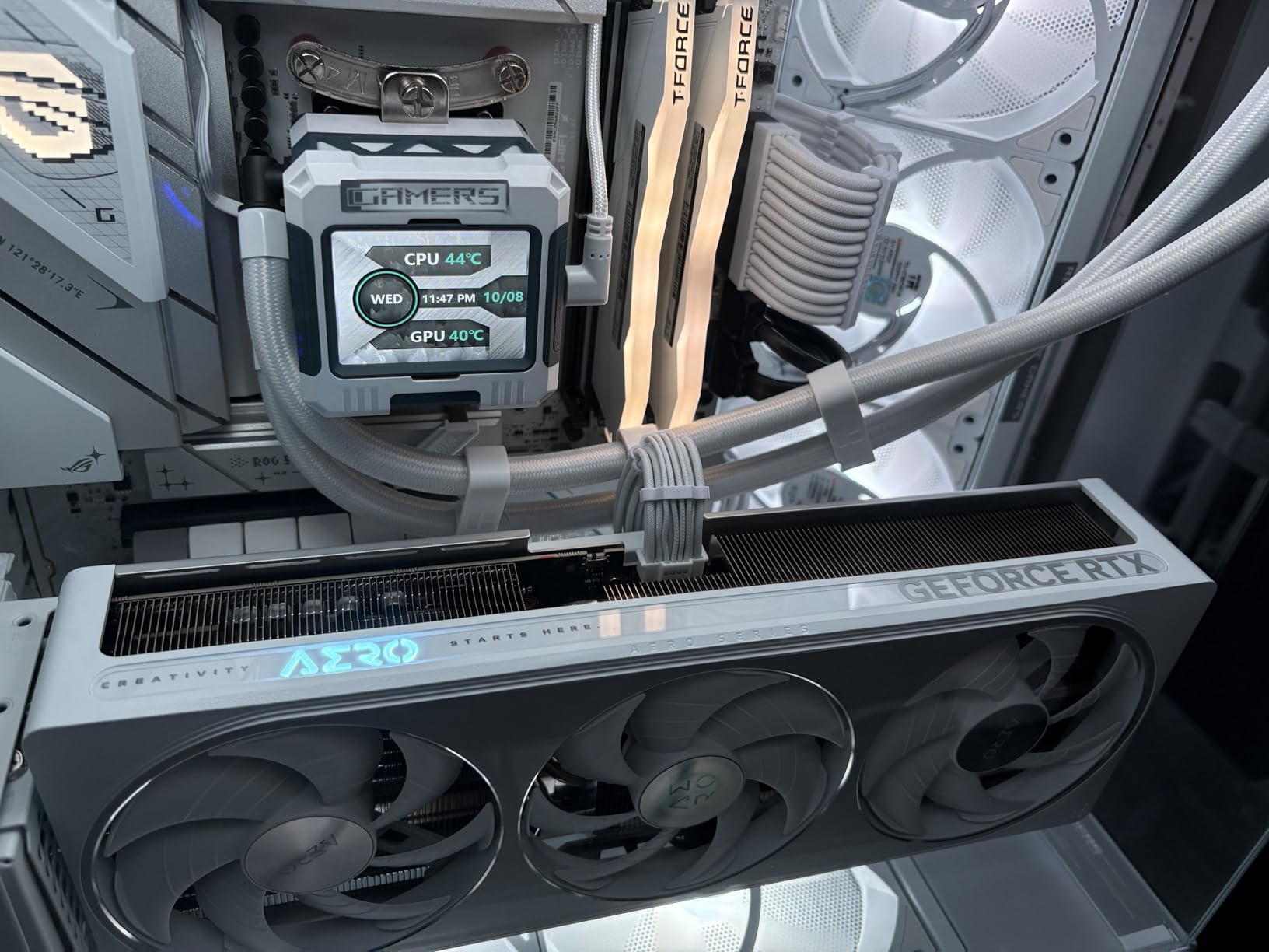 GIGABYTE GeForce RTX 5070 AERO OC 12G Graphics Card, 12GB 192-bit GDDR7, PCIe 5.0, WINDFORCE Cooling System, GV-N5070AERO OC-12GD Video Card - Customer Photo 1