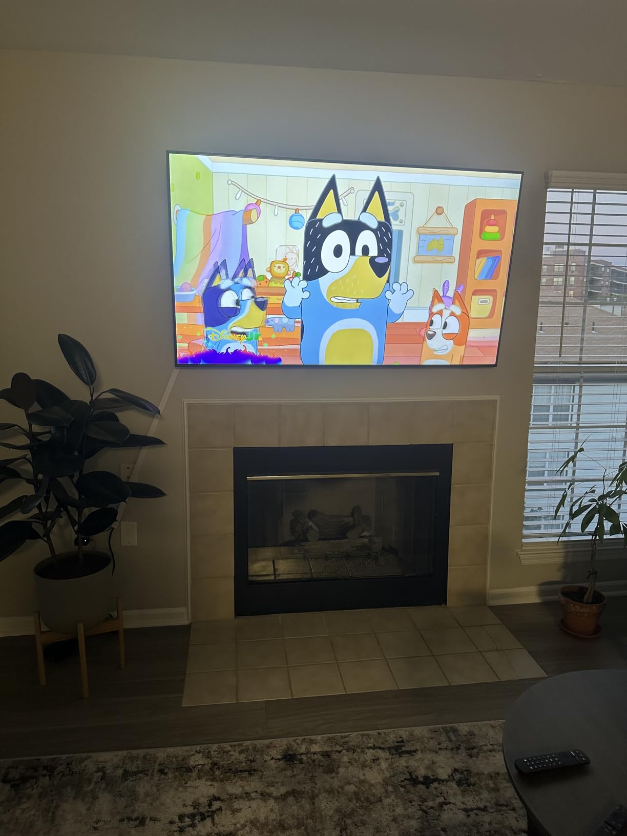 Samsung 85-Inch Class Neo QLED QN70F 4K Mini LED Smart TV (2025 Model) NQ4 AI Gen2 Processor, Quantum Matrix Technology Slim, Motion Xcelerator 144Hz, Samsung Vision AI, Alexa Built-in - Customer Photo 2