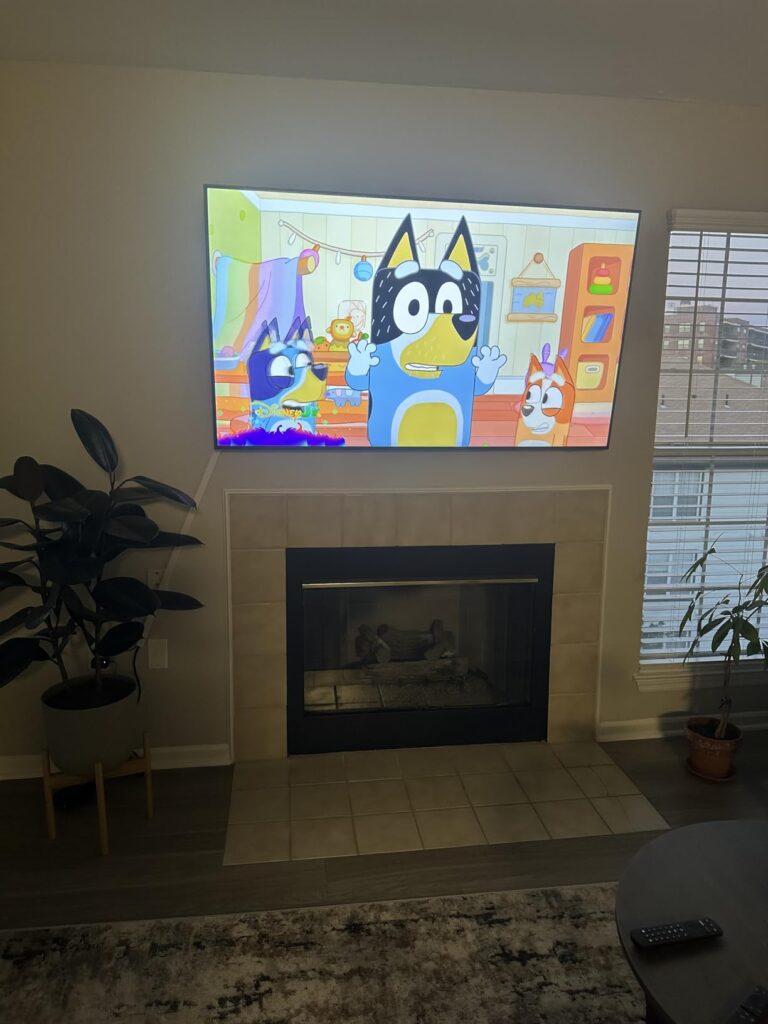 Samsung 65-Inch Class Neo QLED QN70F 4K Mini LED Smart TV (2025 Model) NQ4 AI Gen2 Processor, Quantum Matrix Technology Slim, Motion Xcelerator 144Hz, Samsung Vision AI, Alexa Built-in - Customer Photo 2