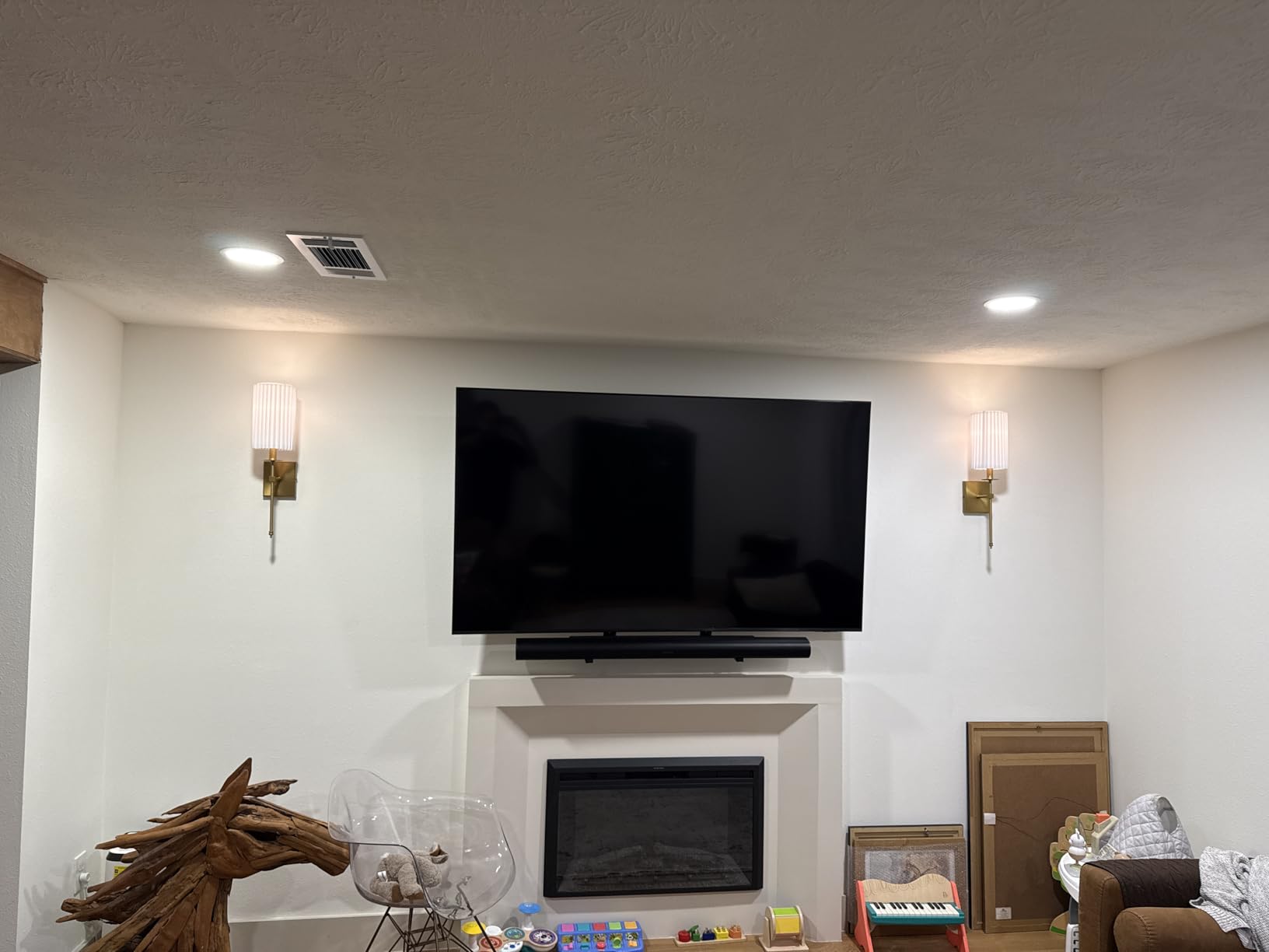 Samsung 65-Inch Class Neo QLED QN70F 4K Mini LED Smart TV (2025 Model) NQ4 AI Gen2 Processor, Quantum Matrix Technology Slim, Motion Xcelerator 144Hz, Samsung Vision AI, Alexa Built-in - Customer Photo 4