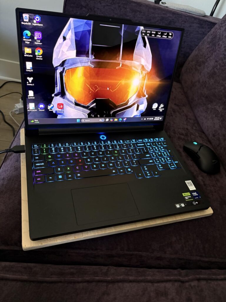 Lenovo Legion Pro 7i – Gaming Laptop - Intel® Core™ Ultra 9 275HX – 16" 2.5K WQXGA OLED Display – 240Hz Refresh Rate – GeForce RTX™ 5070 Ti GPU – 32 GB Memory – 1 TB Storage – 3-month PC GamePass - Customer Photo 2