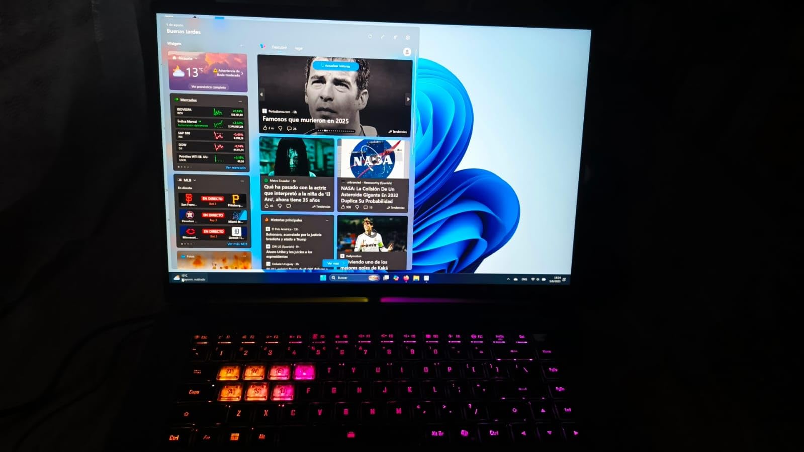 GIGABYTE - AORUS MASTER 16 Gaming Laptop - 240Hz 2560x1600 OLED - NVIDIA GeForce RTX 5070 Ti - Intel Core Ultra 9 275HX - 1TB SSD with 32GB DDR5 RAM - Windows 11 Home AD (AORUS MASTER 16 BXHC4USE64SH) - Customer Photo 1