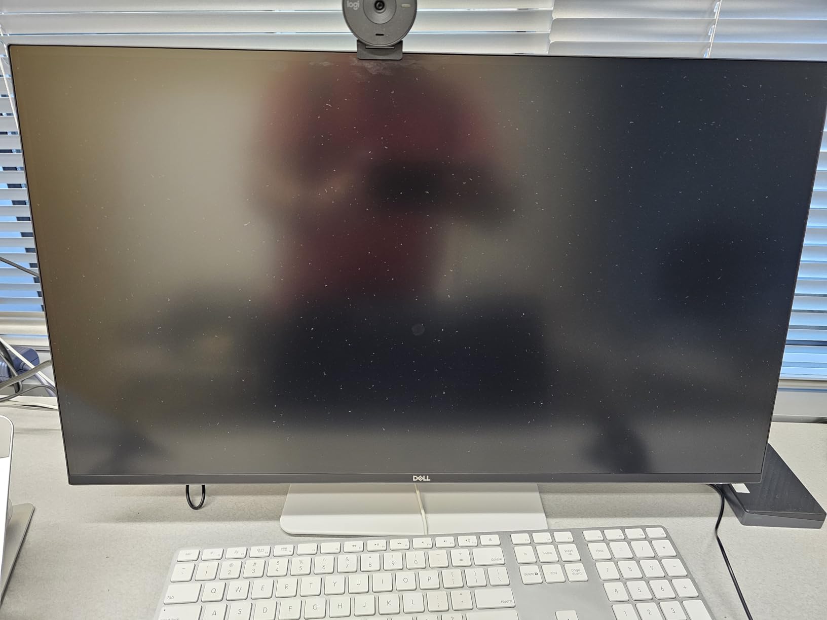 Dell 27 Plus 4K Monitor - S2725QS - 27-inch 4K (3840 x 2160) 120Hz 16:9 Display, IPS Panel, AMD FreeSync Premium, sRGB 99%, Integrated Speakers, 1500:1 Contrast Ratio, Comfortview Plus - Ash White - Customer Photo 5