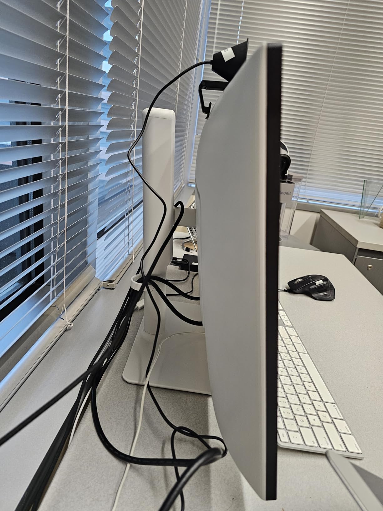 Dell 27 Plus 4K USB-C Monitor - S2725QC - 27-inch 4K (3840 x 2160) 120Hz 16:9 Display, AMD FreeSync Premium, sRGB 99%, Integrated Speakers, 1500:1 Contrast Ratio, Comfortview Plus - Ash White Customer Review Dell 27 Plus 4K USB-C Monitor - S2725QC - 27-inch 4K (3840 x 2160) 120Hz 16:9 Display, AMD FreeSync Premium, sRGB 99%, Integrated Speakers, 1500:1 Contrast Ratio, Comfortview Plus - Ash White - Customer Photo 1