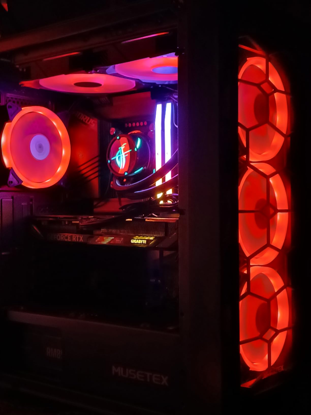 GIGABYTE GeForce RTX 5060 Ti Gaming OC 16G Graphics Card, 16GB 128-bit GDDR7, PCIe 5.0, WINDFORCE Cooling System, GV-N506TGAMING OC-16GD Video Card Customer Review GIGABYTE GeForce RTX 5060 Ti Gaming OC 16G Graphics Card, 16GB 128-bit GDDR7, PCIe 5.0, WINDFORCE Cooling System, GV-N506TGAMING OC-16GD Video Card - Customer Photo 2