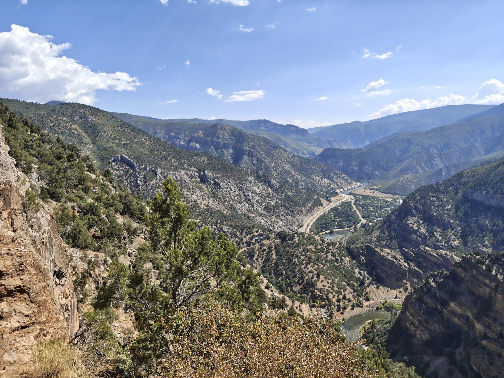 Nothing Phone (3) Cell Phone, 2025 New 5G Unlocked Phones 256GB, Android 15, Snapdragon 8s Gen4, AI Mobile Phones with Four 50MP Cameras & AMOLED Display, 5150mAh, Glyph Interface, Smartphone Black - Customer Photo 3