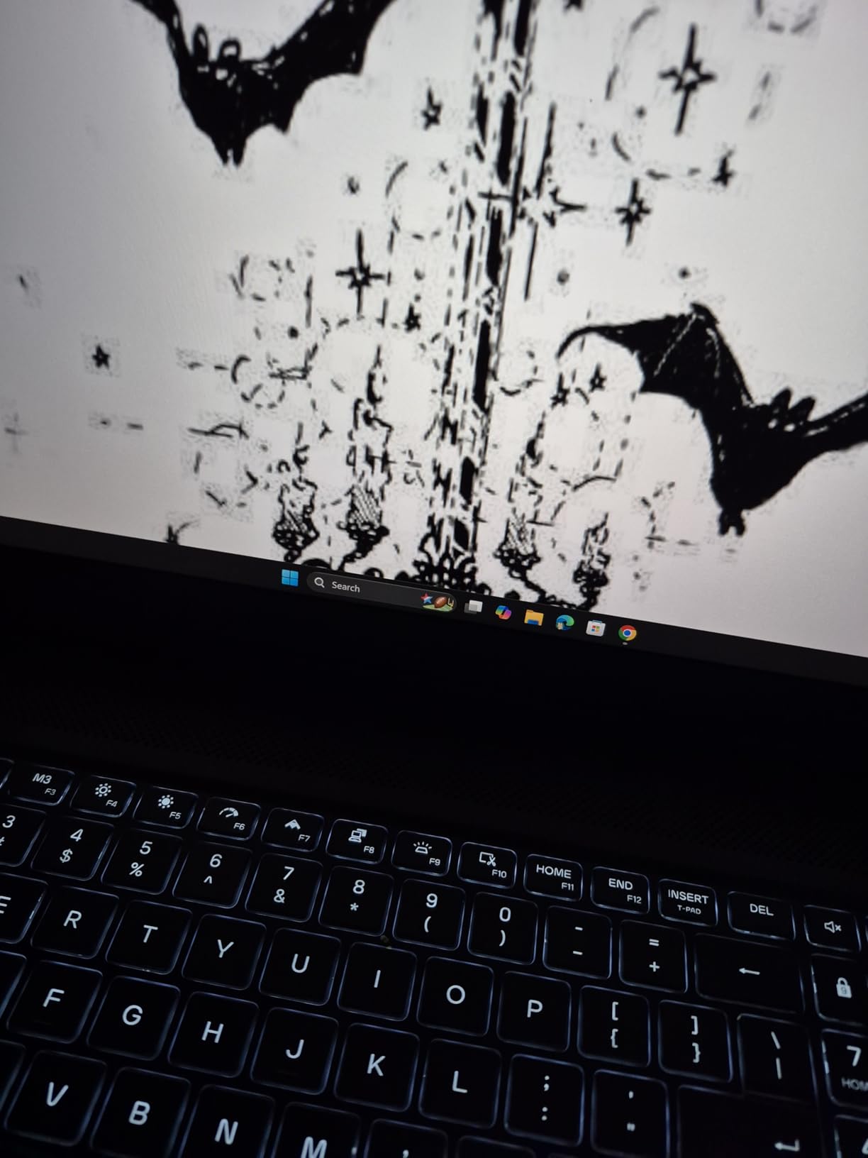 Alienware 18 Area-51 Gaming Laptop AA18250-18-inch QHD+ 300Hz 3ms Display, Intel Core Ultra 9-275HX, 32GB DDR5 RAM, 1TB SSD, NVIDIA GeForce RTX 5070, Windows 11 Home, Onsite Service - Liquid Teal - Customer Photo 5