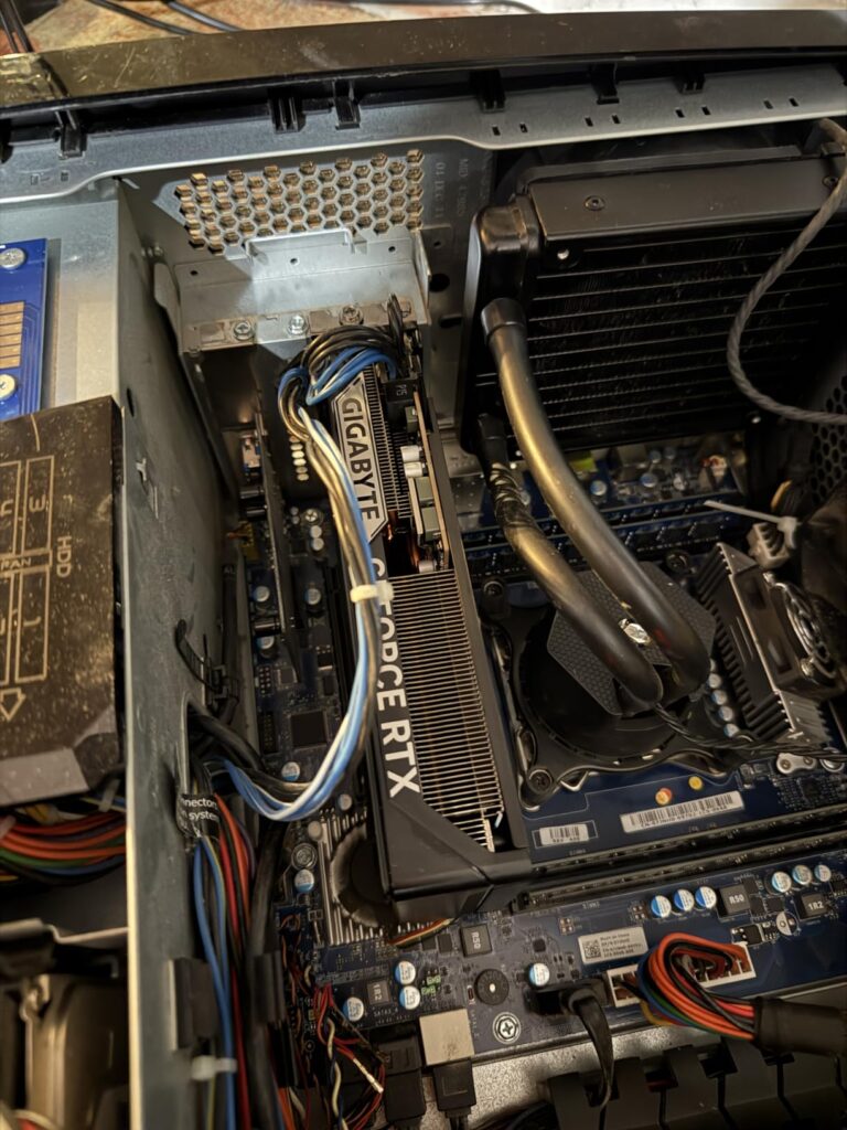 GIGABYTE GeForce RTX 5060 WINDFORCE MAX OC 8G Graphics Card, 8GB 128-bit GDDR7, PCIe 5.0, WINDFORCE Cooling System, GV-N5060WF2MAX OC-8GD Video Card - Customer Photo 3