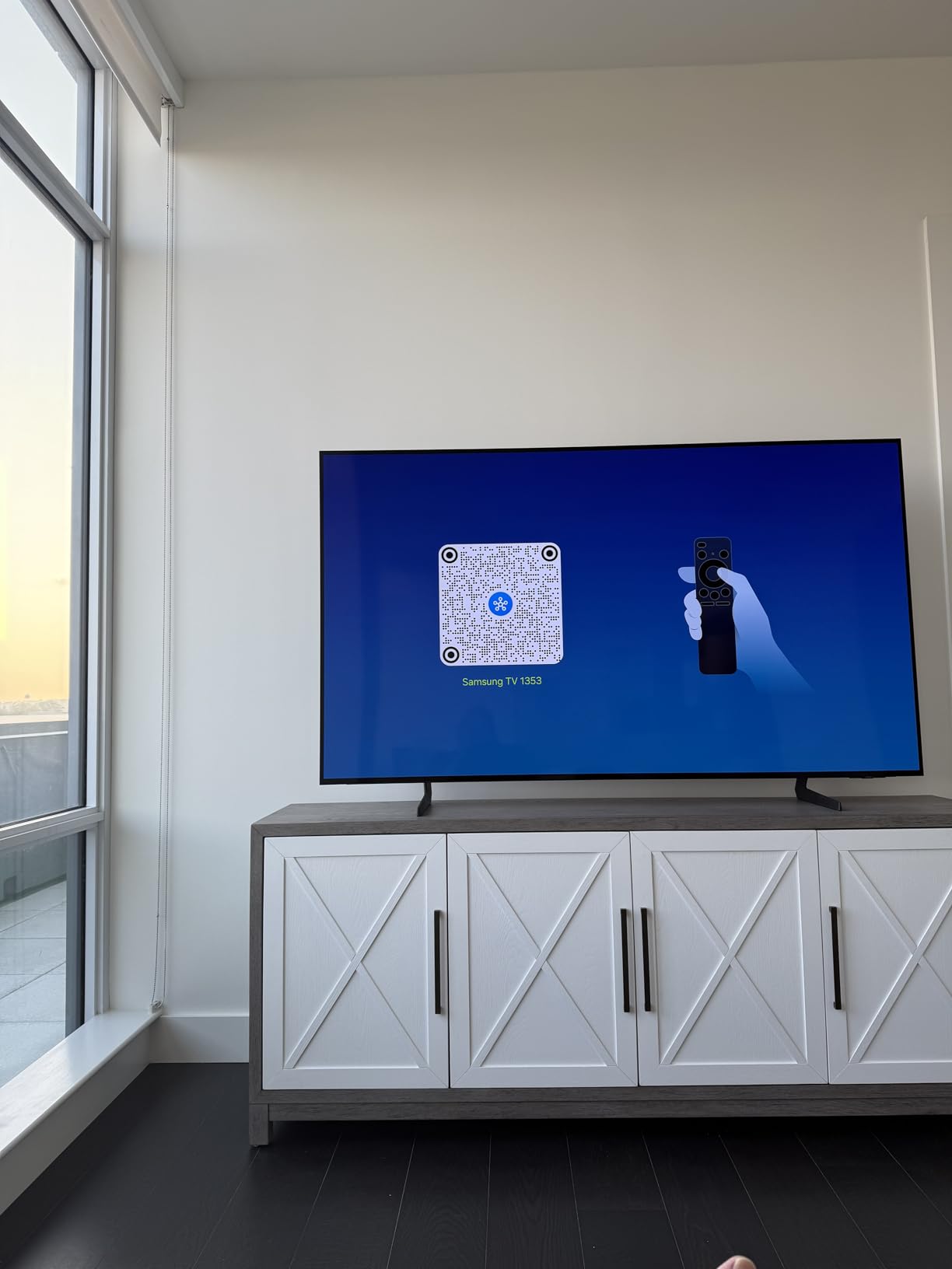 SAMSUNG 77-Inch Class OLED S84F Series Samsung Vision AI Smart TV (2025 Model, 77S84F) NQ4 AI Gen2 Processor, 4K AI Upscaling, OLED HDR, Pantone Validated, Motion Xcelerator 120Hz - Customer Photo 2
