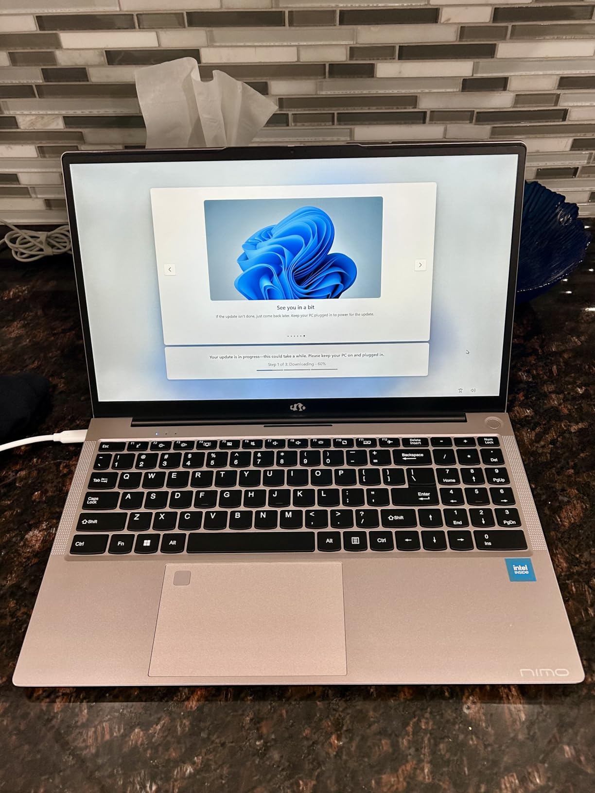 NIMO 17.3 Gaming-Laptop Ryzen 9 8945HS (Beat i9-13900H, Up to 5.2GHz) 32GB RAM, 1TB SSD, Radeon 780M, PD 100W Type-C AI-Enhanced for Copilot VR Ready, Backlit Keyboard, Fingerprint, 75W Battery - Customer Photo 2