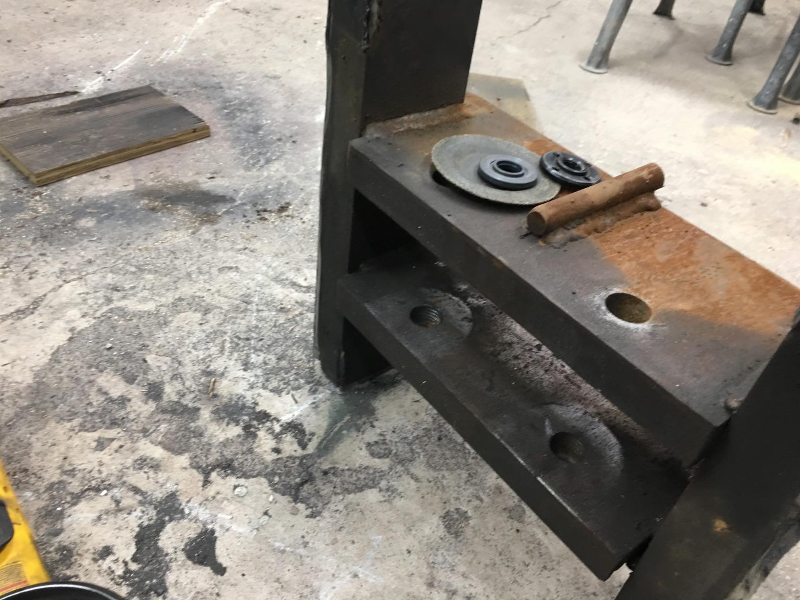 DEWALT Angle Grinder, 4.5 Inch, 11 Amp, 11,000 rpm, With Paddle Switch, Ergonomic Compact Design Grinder Tool (DWE402) - Customer Photo 1