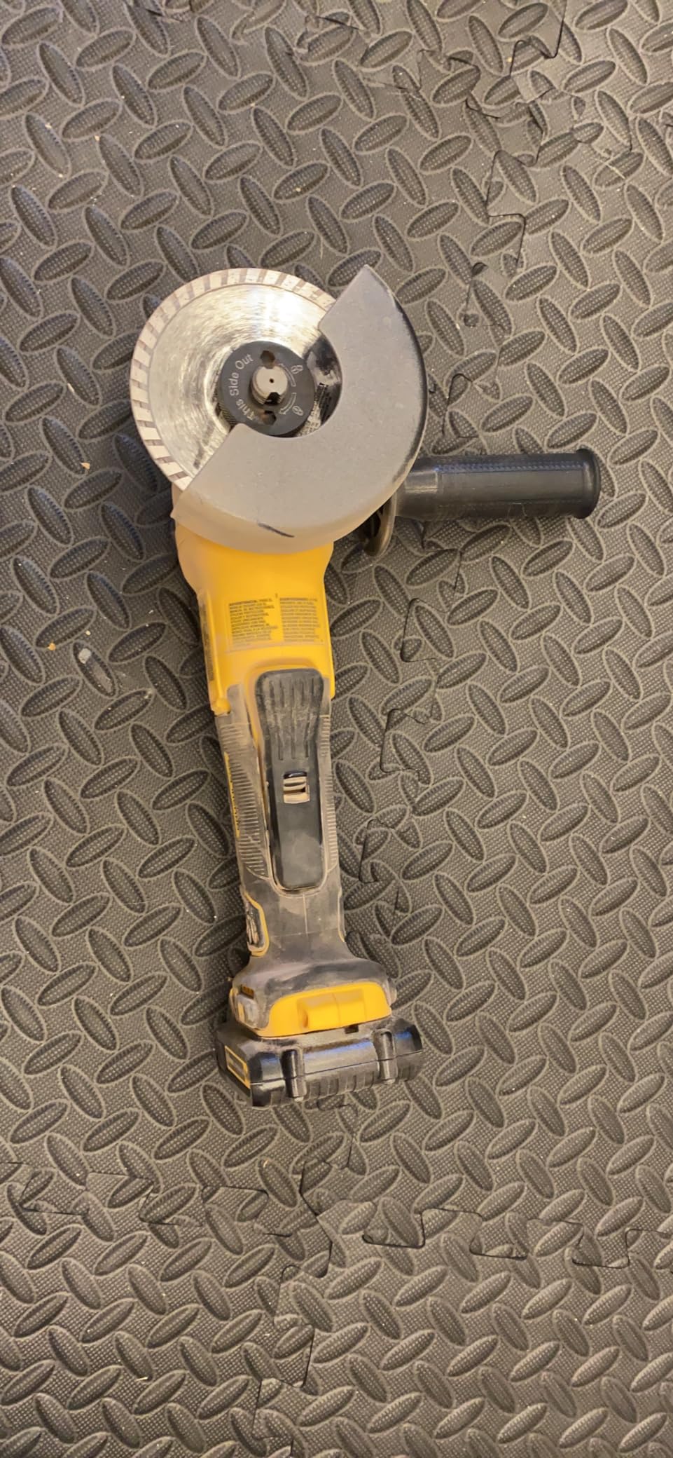 DEWALT 20V MAX* Angle Grinder Tool Cordless Brushless, 4 1/2 Inch, with Paddle Switch and Kickback Brake, Tool Only (DCG413B) - Customer Photo 2