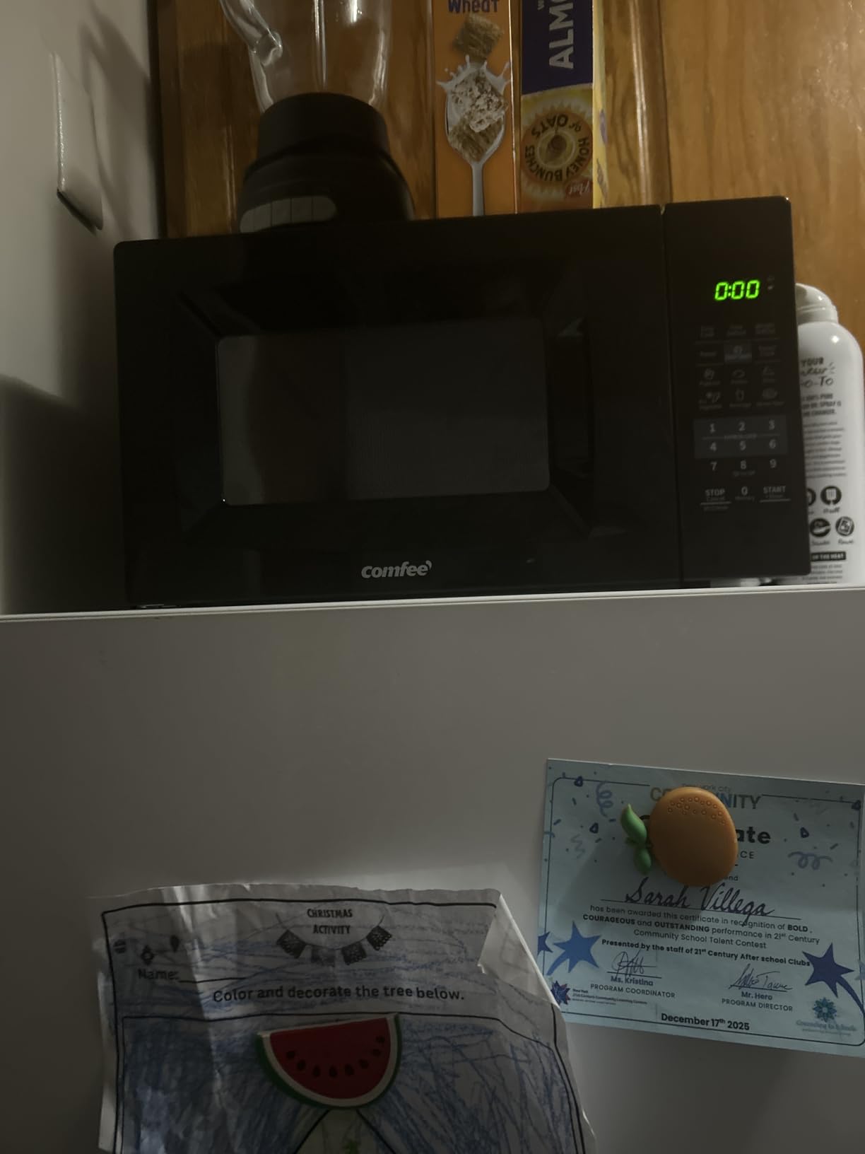 COMFEE' EM720CPL-PMB Countertop Microwave Oven with Sound On/Off, ECO Mode and Easy One-Touch Buttons, 0.7cu.ft, 700W, Black - Customer Photo 4