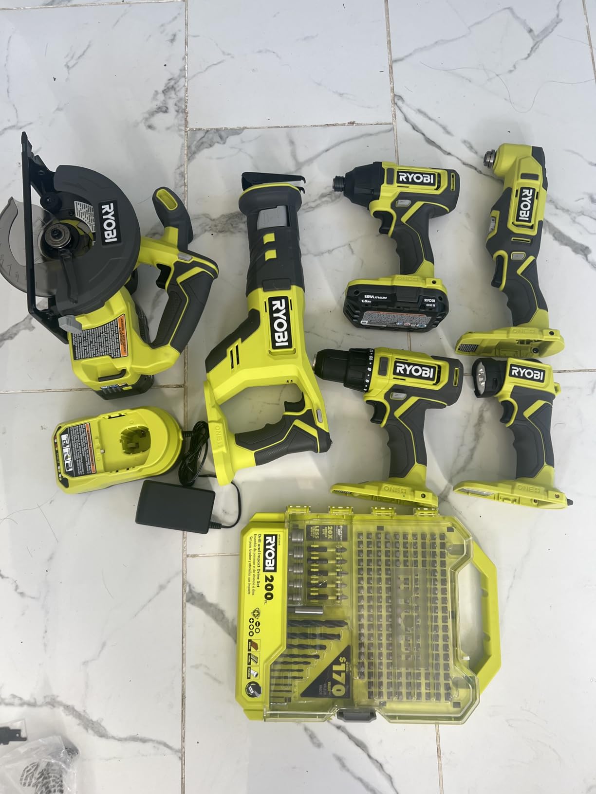 RYOBI P1819 18V One+ Lithium Ion Combo Kit (6 Tools: Drill/Driver, Impact Driver, Reciprocating Saw, Circular Saw, Multi-Tool, LED Worklight, 4.0 Ah & 1.5 Ah Battery, Charger, Bag) - Customer Photo 1