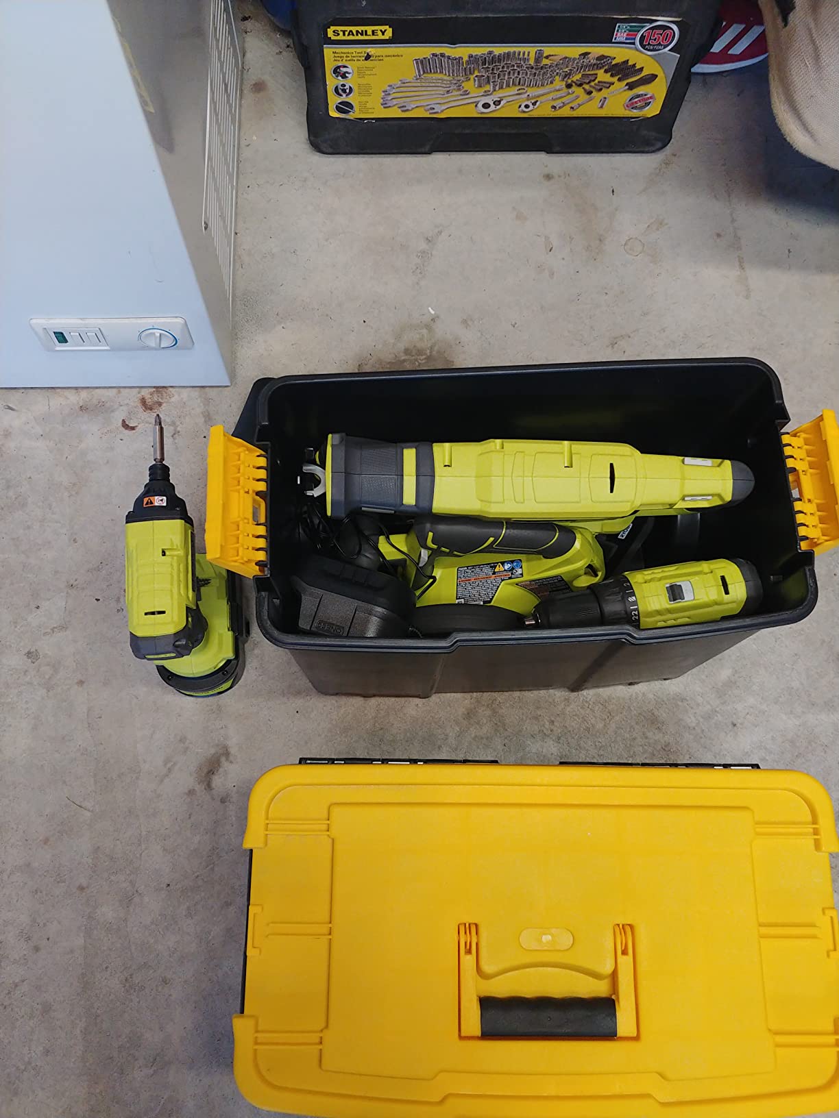 RYOBI P1819 18V One+ Lithium Ion Combo Kit (6 Tools: Drill/Driver, Impact Driver, Reciprocating Saw, Circular Saw, Multi-Tool, LED Worklight, 4.0 Ah & 1.5 Ah Battery, Charger, Bag) - Customer Photo 2