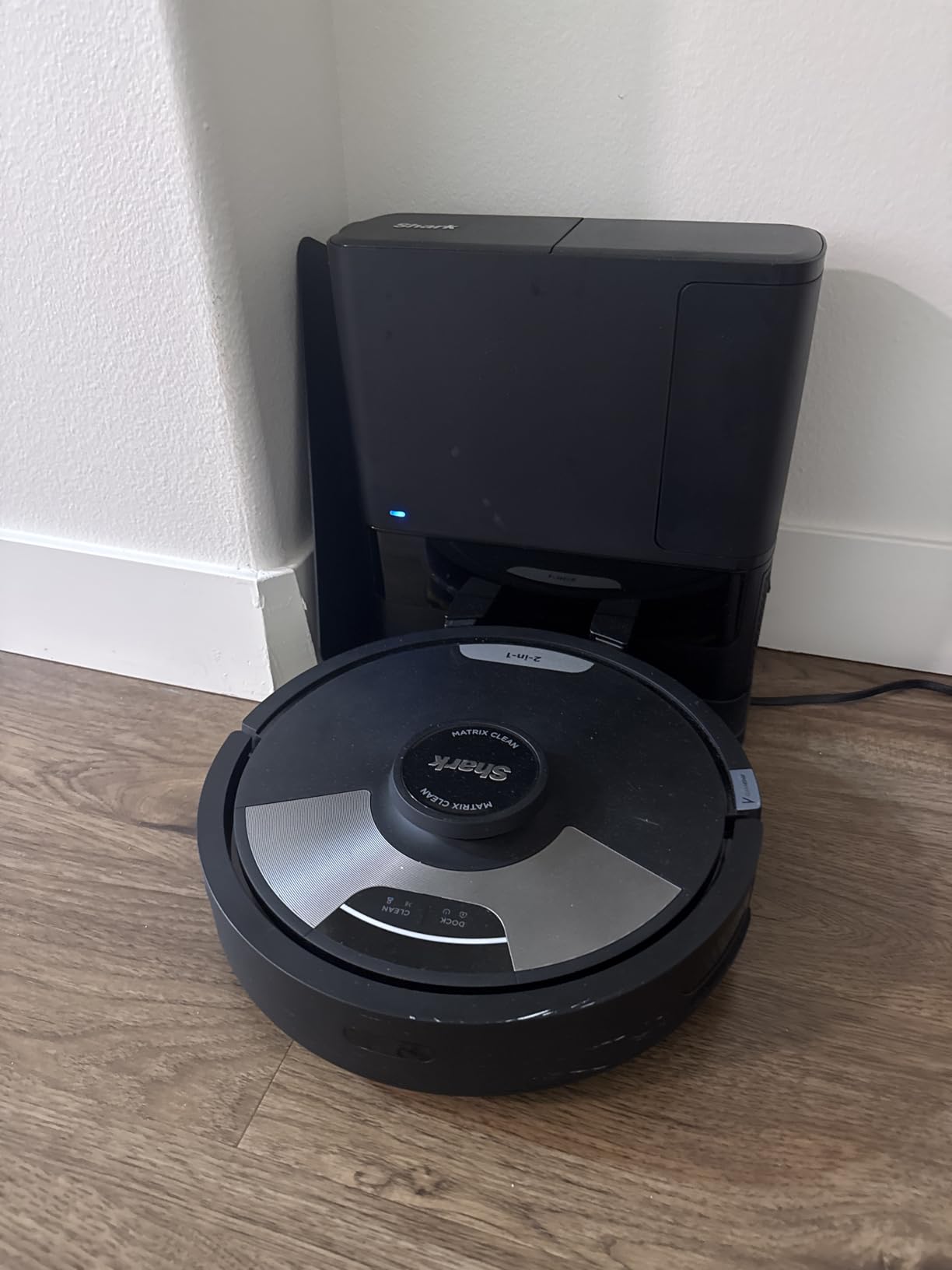 Shark AV753 ION Robot Vacuum, Tri-Brush System, Wifi Connected, 120 Min Runtime, Works with Alexa, Multi Surface Cleaning, Grey - Customer Photo 1