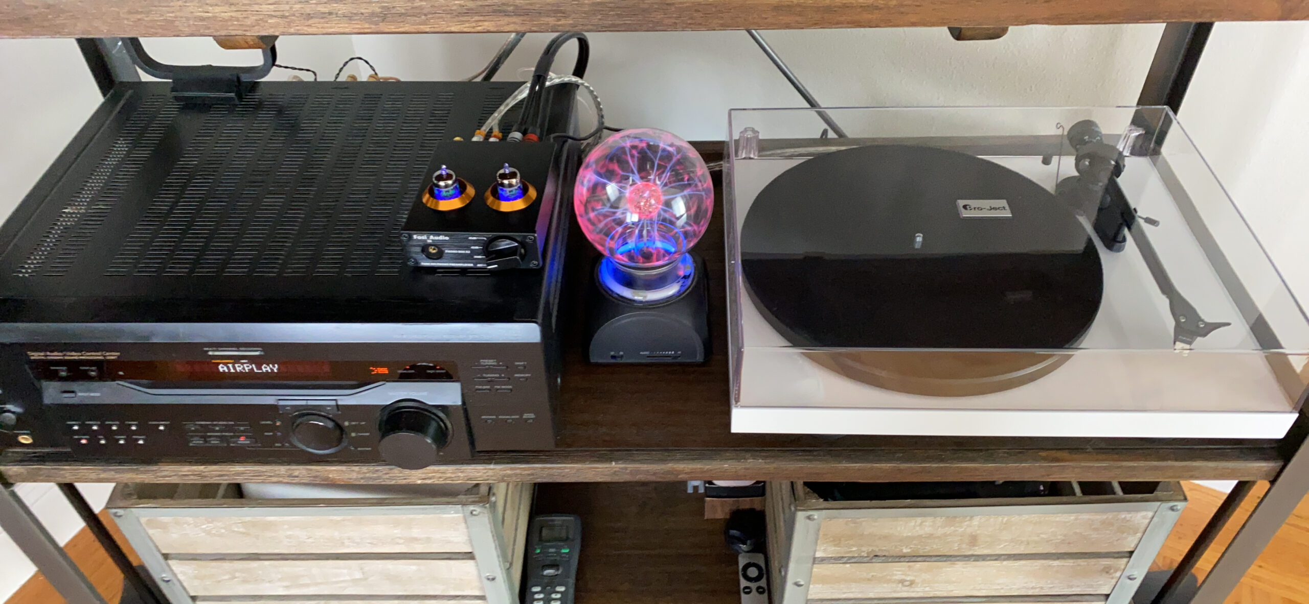 Pro-Ject Audio Systems Debut Carbon EVO, Audiophile Turntable with Carbon Fiber tonearm - Customer Photo 2