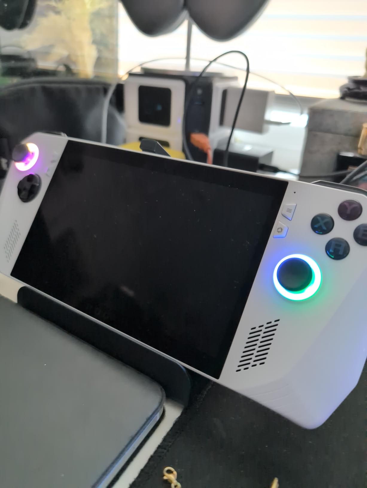 ASUS ROG Ally 7 inch 120Hz FHD 1080p Gaming Handheld Touchscreen AMD Ryzen Z1 Extreme 16GB RAM 512GB Customer Review ASUS ROG Ally 7 inch 120Hz FHD 1080p Gaming Handheld Touchscreen AMD Ryzen Z1 Extreme 16GB RAM 512GB - Customer Photo 3