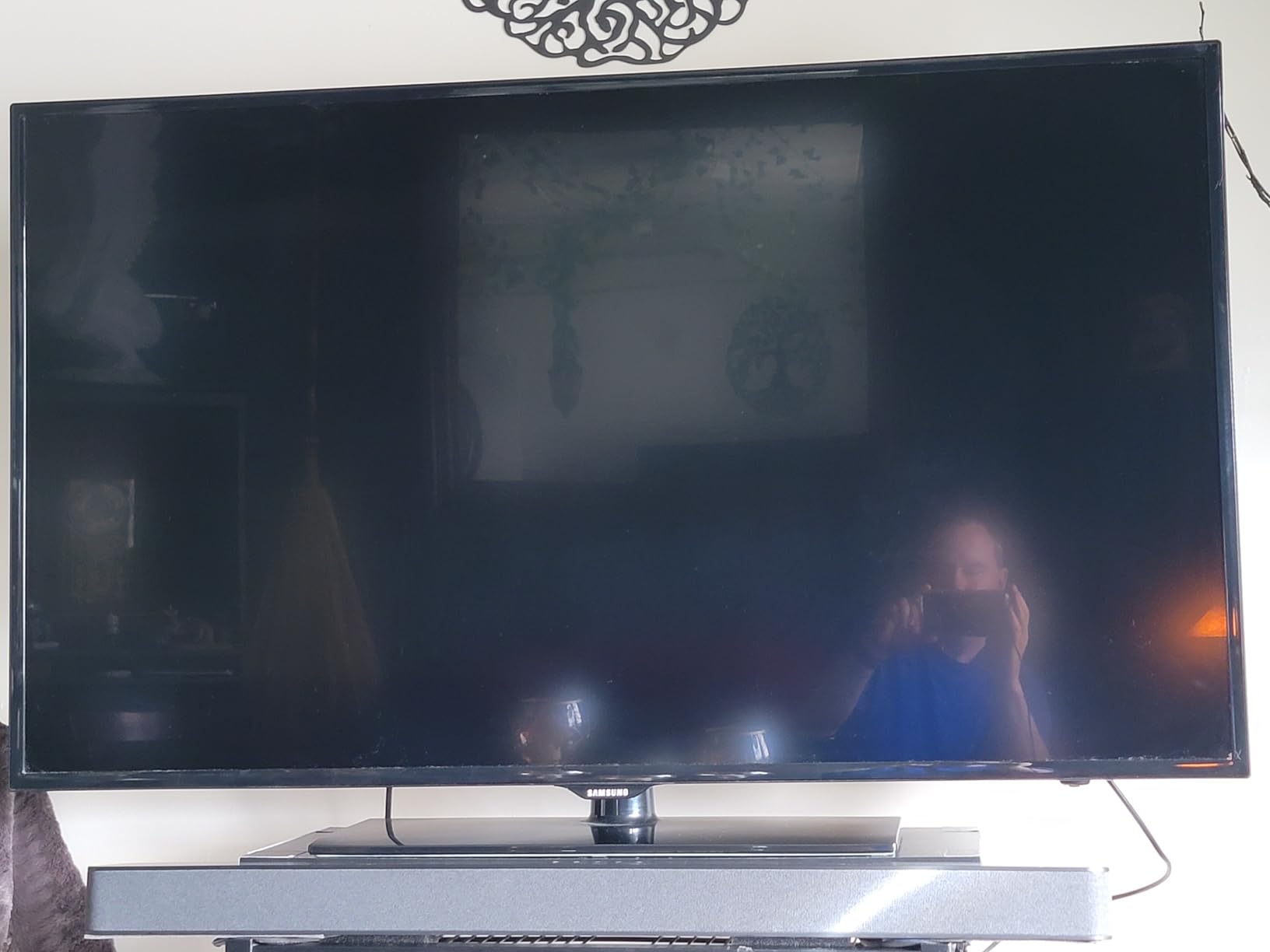 Amazon Fire TV Soundbar Plus (newest model) with built-in subwoofer, 3.1 channel, Dolby Atmos, clear dialogue - Customer Photo 1