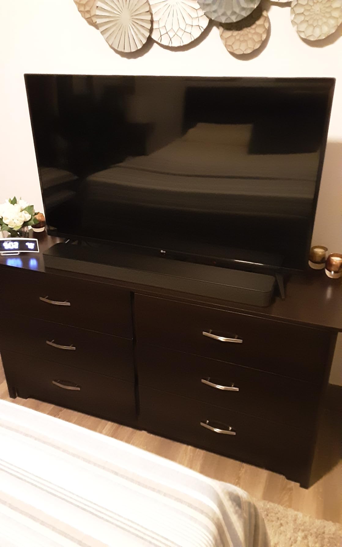 Amazon Fire TV Soundbar Plus (newest model) with built-in subwoofer, 3.1 channel, Dolby Atmos, clear dialogue Customer Review Amazon Fire TV Soundbar Plus (newest model) with built-in subwoofer, 3.1 channel, Dolby Atmos, clear dialogue - Customer Photo 2