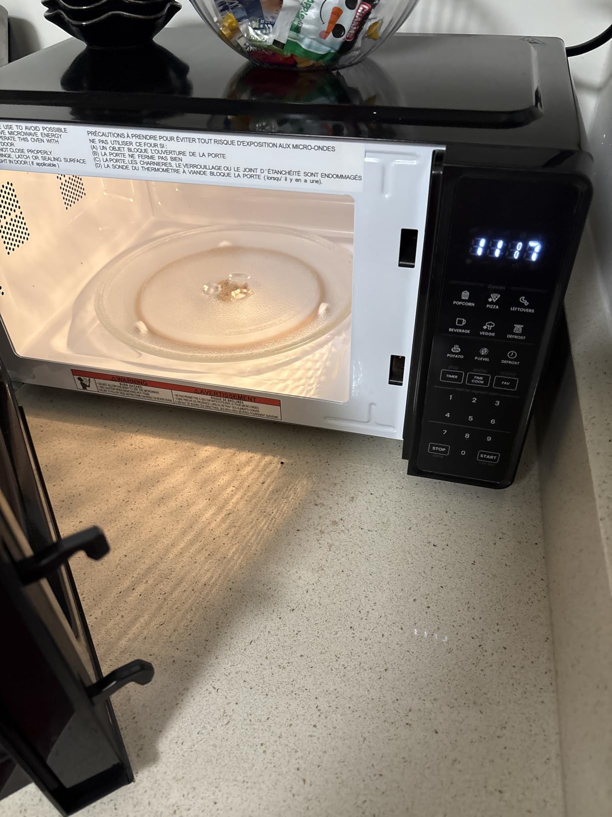 Chefman Countertop Microwave Oven 0.7 Cu. Ft., 700 Watts with 10 Power Levels, 6 Cooking Presets with One-Touch Express Cook, Eco Mode, Child Safety Lock, & Mute Button - Black - Customer Photo 5