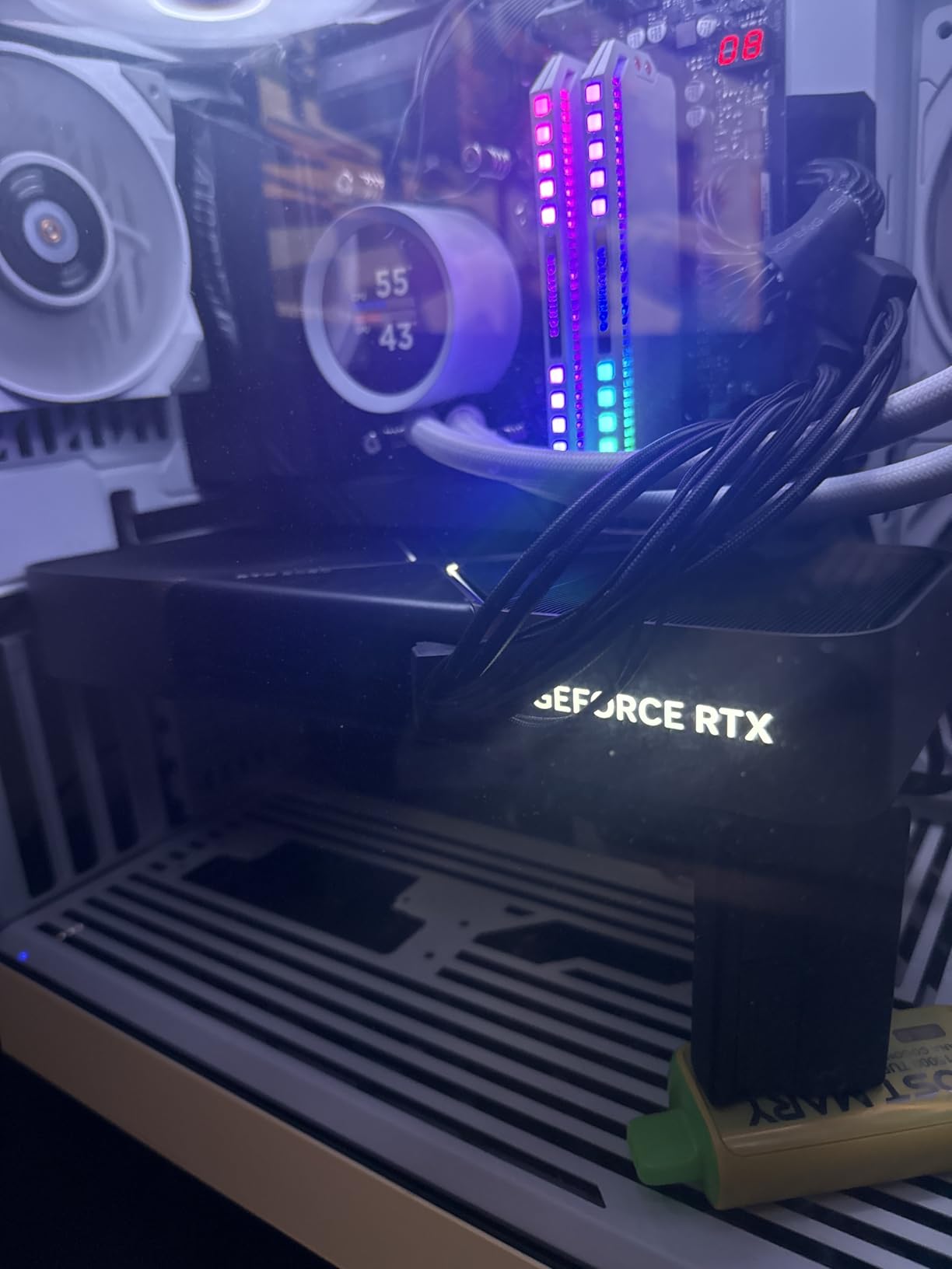 NVIDIA GeForce RTX 5080 Founders Edition - Customer Photo 5